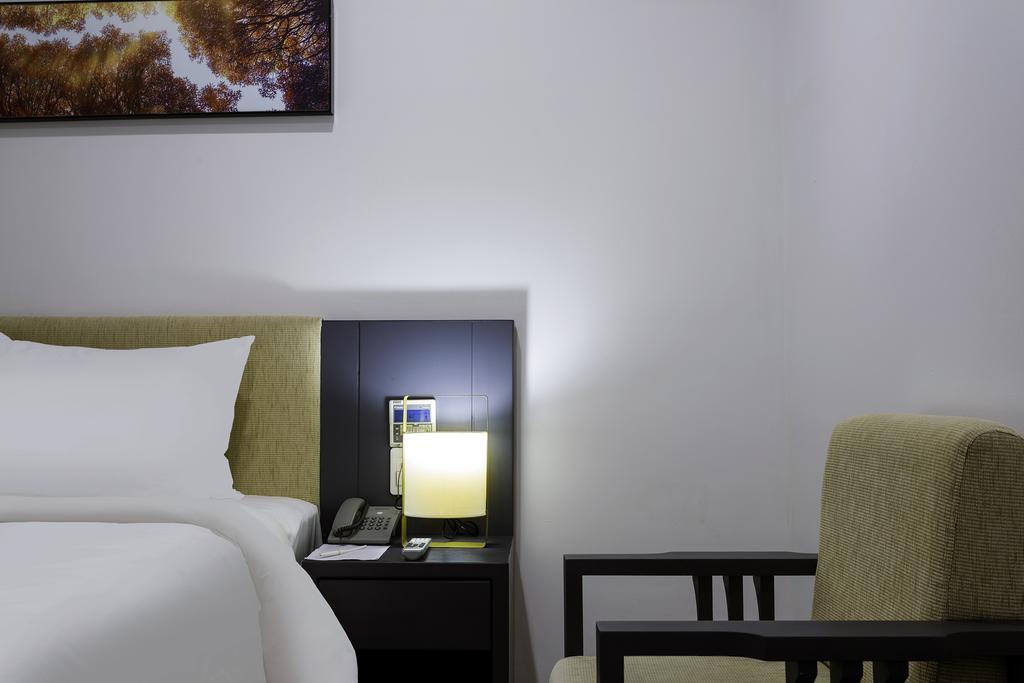 Calista Sai Gon Hotel Хошимин Экстерьер фото